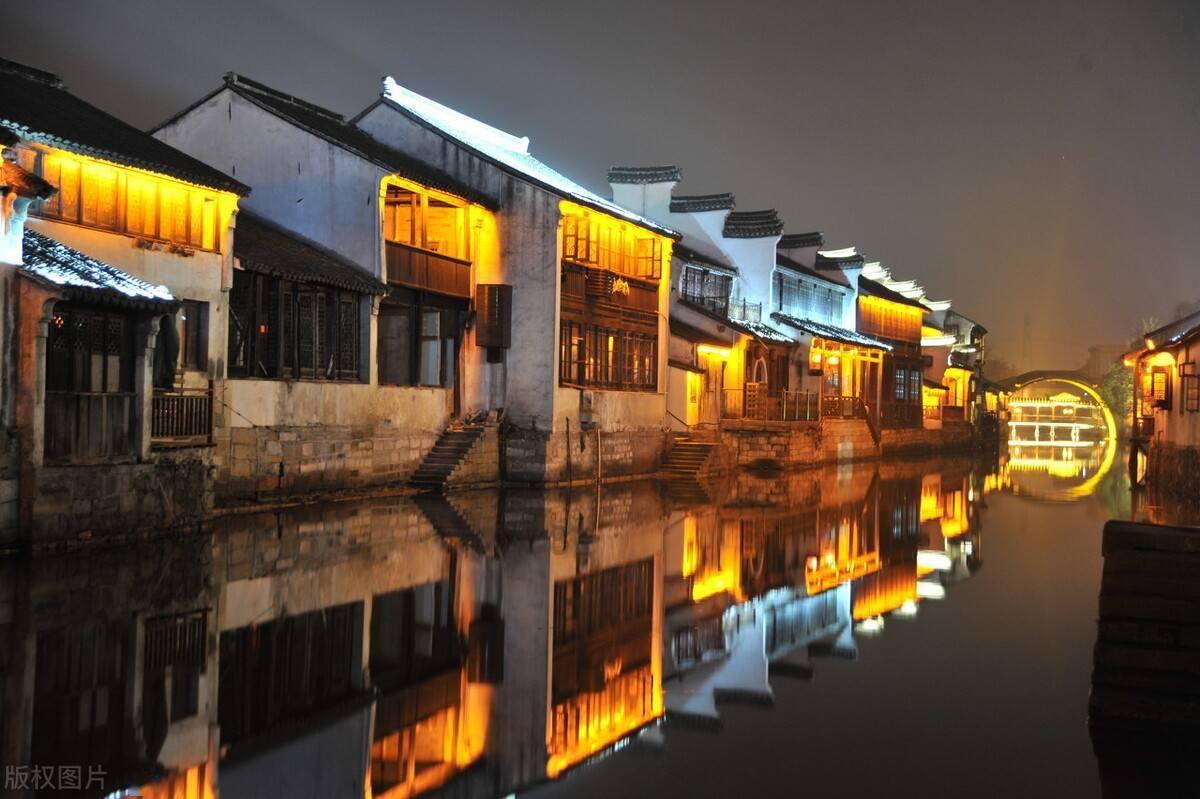 跑进西湖群山 画出“中国龙”